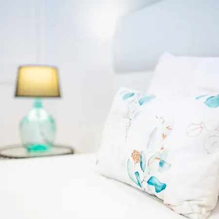 Green Island City Apartment *